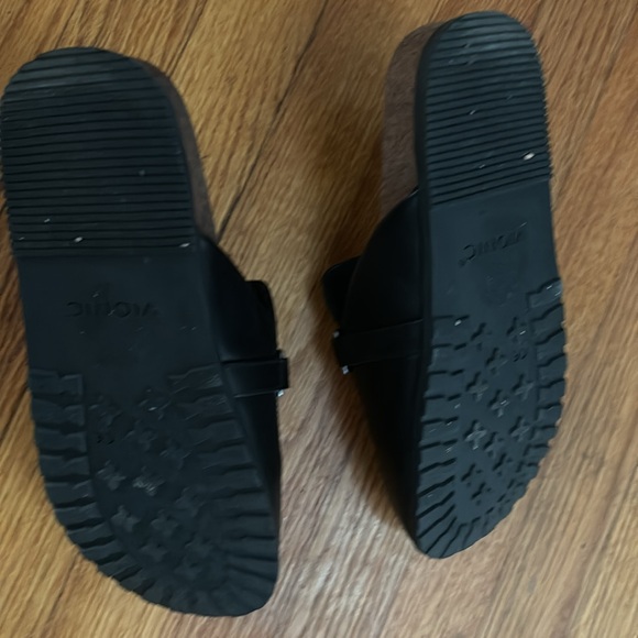 Bionic clog Size 9, Black - Picture 3 of 3